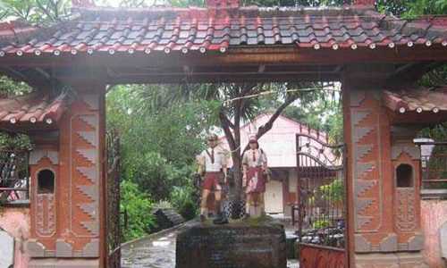 Gerbang SDN 6 Tianyar