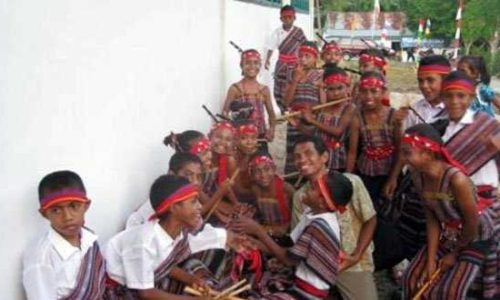 Anak-anak Pantar dengan pakaian adapt Alor (ist/ ilustrasi)