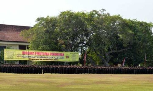 Pelantikan Bintara Muda di SPN Singaraja (foto : mingming)