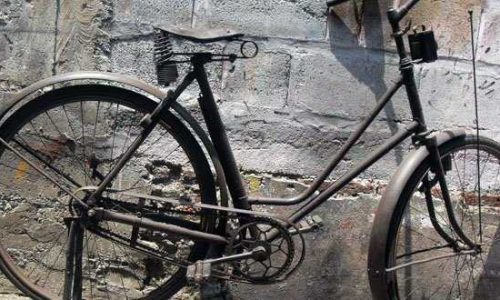 Ilustrasi Sepeda Tua