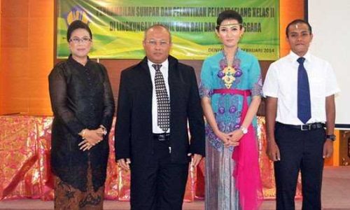 Etto Sunaryanto, (Jas Hitam) bersama beberapa pejabat DKJN Bali Nusra yang baru dilantik (kresia)