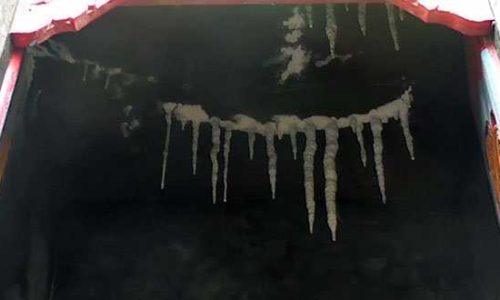 Stalagtit yang ada di pura puseh, Pura Lan, desa Patemon, Sririt, Buleleng (foto: ninyomansunuasih)