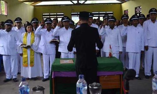Pelantikan 14 Kades oleh Camat Abad di aula UPTD Moru (foto:kamaleng)