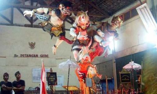 Ogoh-ogoh di Banjar Petangan Gede (Foto: sandrowangak)