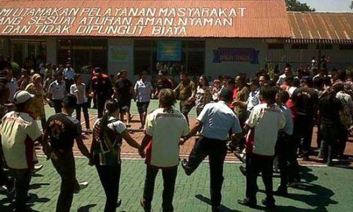 Para tahanan di Lapas Belu menari bersama saat waktu senggang (ist)