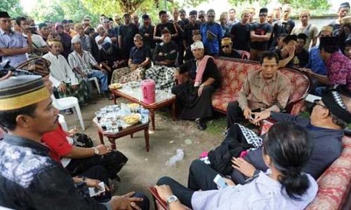 Suasana negoasisasi saat kampung Bugis hendak di eksekusi (kresia)