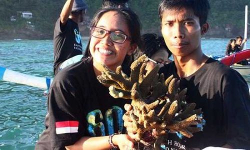 Aksi #HijaukanLaut di Pantai Pandawa (foto: doc.60+)