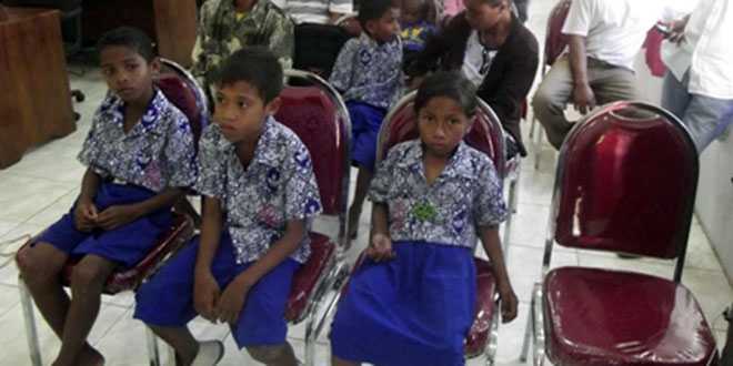 Anak-anak G-Prok juga ikut terlibat dalam aksi demonstrasi (foto: felixali)