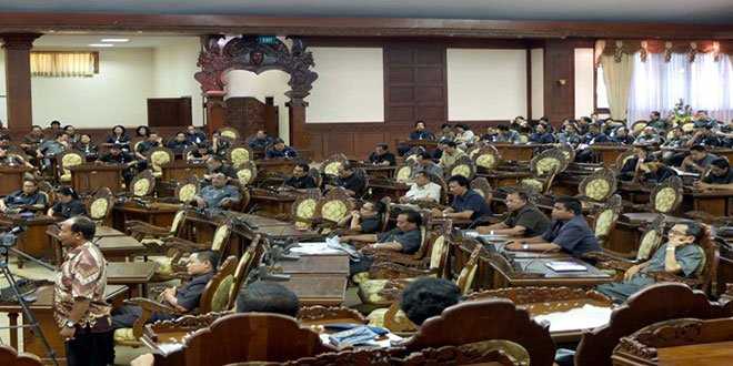 Suasana ruangan sidang DPRD Bali (foto: humas)