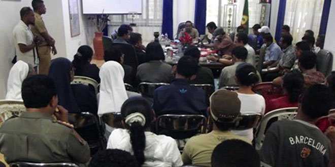G- Prok lakukan tatap muka dengan pejabat Belu terkait mangan Ai Tameak, Senin (9 Juni 2014) di ruang Bupati Belu (foto: felixali)