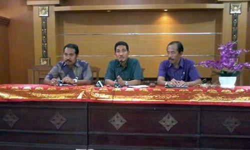 I Gusti Ngurah Eddy Mulya saat memberikan penjelasan kepada wartawan (foto: kresia)