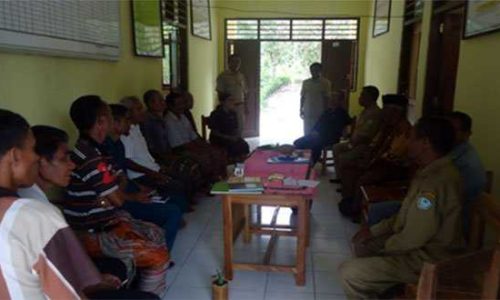 Kakanmenag TTU saat berada di Noemuti (foto: felixali)