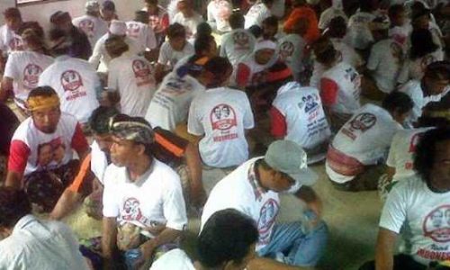 Megibung Massal Pendukung Jokowi di Karangasem (ist)