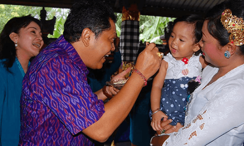 Rai Mantra (Baju Endek Biru) (ist)