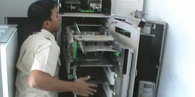 ATM BRI yang dibobol maling (kresia)