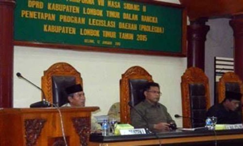 Rapat Paripurna DPRD Lombok Timur (foto: habin)