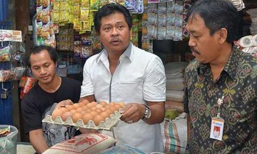 Ketut Sudikerta (tengah) (foto: humasprovbali)