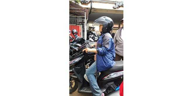 Suliasih usai menjalani pemeriksaan di Polda Bali (kresia)