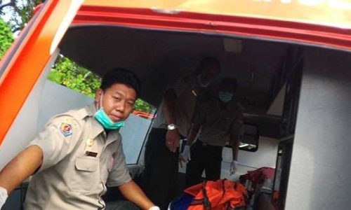 Tim Inafis Polda Bali saat Mengevakuasi Jenasah Angeline (foto:kresia)