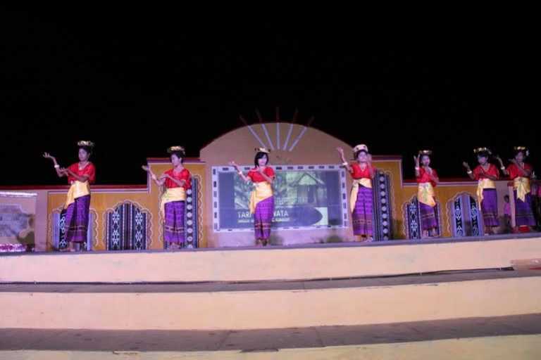 Kegiatan festival seni dan budaya di Flotim (foto: berelanang)