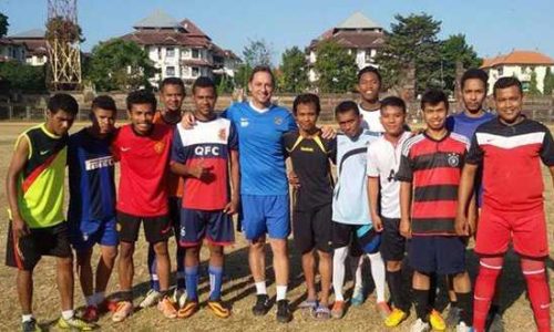 Wolfgan Pikal bersama klub Wuamesu-Ende (foto: fariswangge)