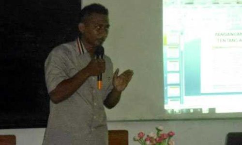 Maksimus Masan Kian, Ketua Agupena Flotim (foto: humasagupenalotim)