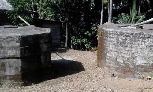 Bak Penampung sederhana penampung air hujan untuk dikonsumsi di musim kemarau (foto: masankian)