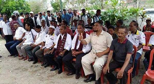 Foto : Paket TITEN saat mendaftar di KPUD Lembata (ist)