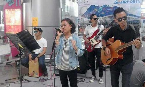 Kegiatan Pembacaan Puisi Taufik Ismail dan Gerson Poyk di Gedung MPR RI.(foto: ist)