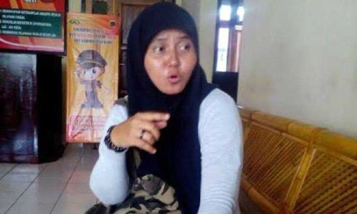 Foto : Irma, Pegiat LSM Wildlife Crime Unit yanh ditemui di polres Lembata (foto: sandrowangak)